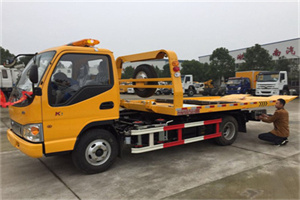 伊犁哈萨克哪里有拖车服务