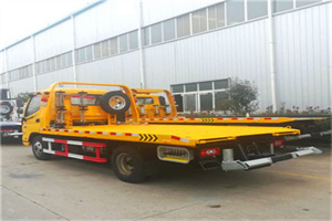 伊犁哈萨克附近拖车救援搭电