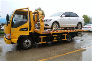 伊犁哈萨克附近拖车救援24小时服务热线